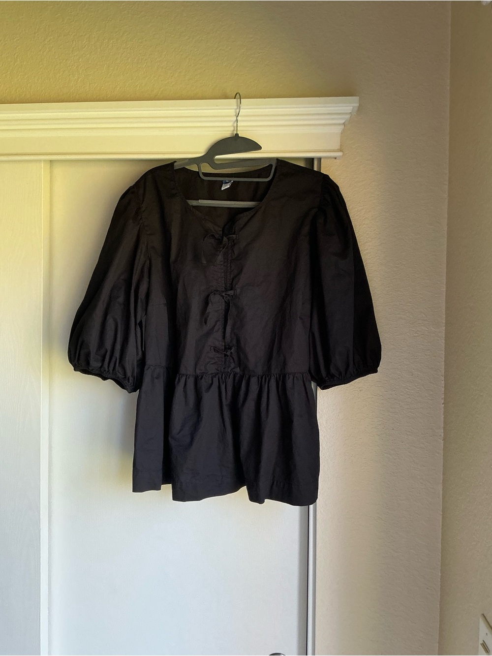Old Navy Black Puff-Sleeve Peplum Blouse